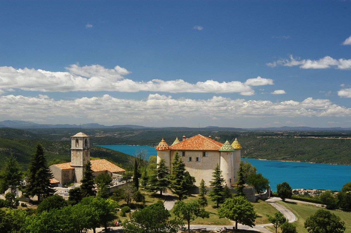 aiguines-escoulen-foret-modele-de-provence