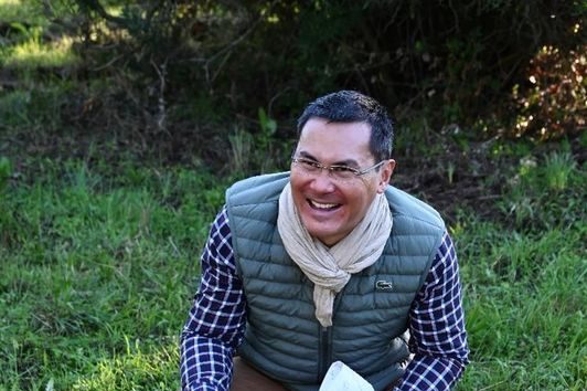 Fabien-Nguyen-diam-soutient-un-vaste-plan-de-plantation-de-chene-lieges-en-provence